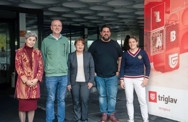 Na posvetu so sodelovali (z leve):  Maja Bresjanac,  Andrej Mlakar, Marija Šoštarič Podlesnik, Boštjan Gorenc - Pižama in Andreja Leški.   