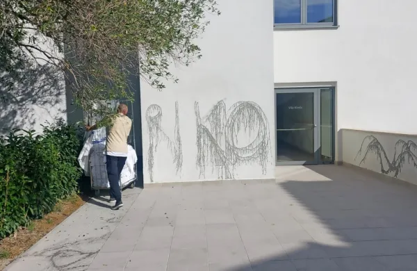 V  družbi  Sava Turizem  so pojasnili, da  je  bil  njihov glavni izvajalec 
gradbeno obrtniških   Riko, do katerega nimajo odprtih obveznosti. 
