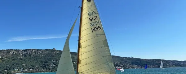 Muzerjski Galeb piranskega Pomorskega muzeja Sergeja Mašere je v  kategoriji oldtajmerjev osvojil prvo mesto.