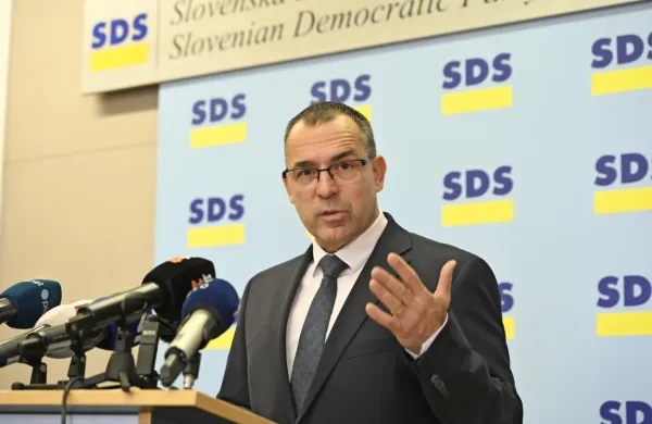 SDS je zapustil tudi poslanec Dejan Kaloh.
