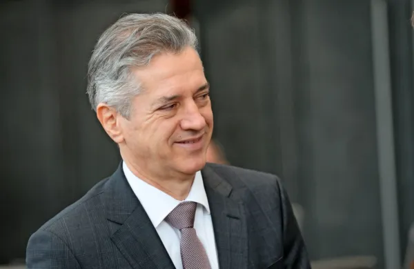 Premier Robert Golob