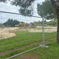 Zaščiteno območje okoli gradbišča. 