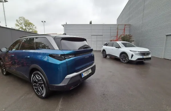 Največji Peugeotov model, ki v dolžino meri 4,79 metra, je pri nas 
na voljo za začetnih 36 tisočakov.