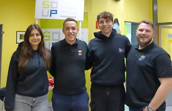 Kri je daroval tudi predsednik ŠOUP Alen Mujkić (drugi z leve) in  
njegova ekipa. 