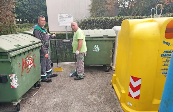 Komunala Nova Gorica bo sto ekoloških otokov v petih občinah 
opremila z metlo in smetišnico. 