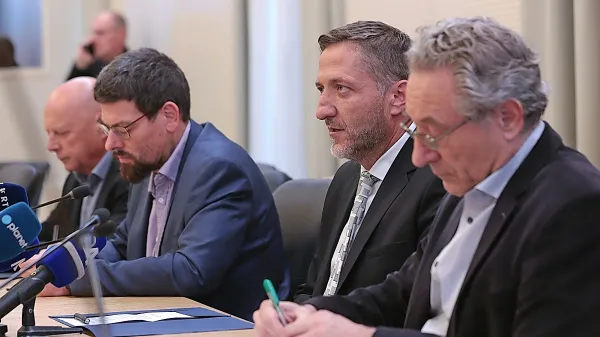  Vladni in sindikalni predstavniki so doseli soglasje glede formulacije besedila  kolektivne pogodbe za javni sektor.