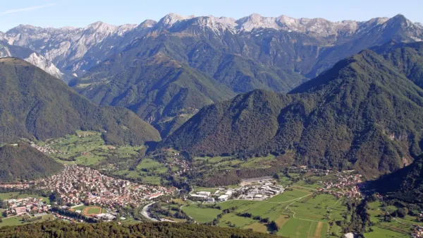 S tolminske občine so potrdili , da se na pozive ministrstva doslej 
še niso odzvali.
