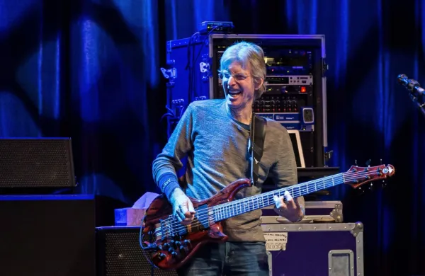Phil Lesh je skupino Greatful Dead ustanovil leta 1965.