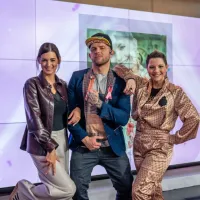 Tanja Žagar v družbi voditeljev  Žane Vidmar in Klemna Bunderle  
