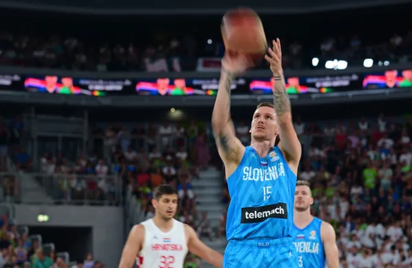 Gregor Hrovat v reprezentančnem dresu.