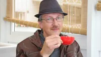 Bojan Bizjak iz Ajdovščine pravi, da ga k pisanju ne ženeta ne  
dobiček ne želja po slavi ali uspehu, ampak priložnost, da lahko 
ustvarja in dela iz veselja.  