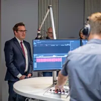 Radio Koper v Novi Gorici odprl prenovljeni radijski studio (FOTO)
