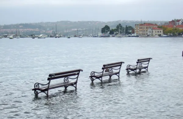 Izola in Koper bosta spet otoka