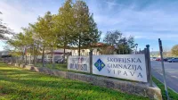 Škofijska gimnazija Vipava bo po 26 letih dobila novega ravnatelja oziroma ravnateljico.  