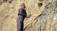 Prve štiri bombe so na planini Sleme zazevale iz strme brežine.