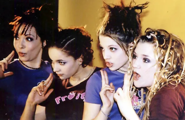 Umrla je članica originalne zasedbe Foxy Teens