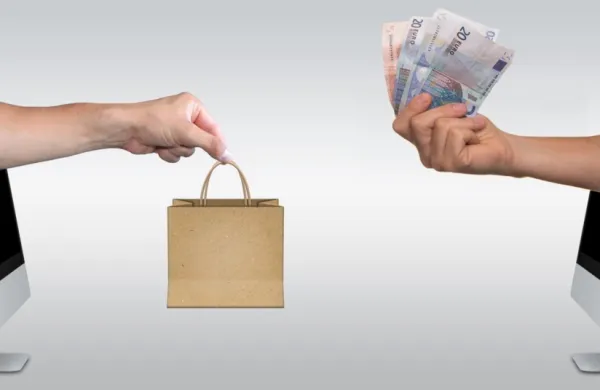 Pred prihajajočim črnim petkom in spletnim ponedeljkom SI-CERT 
poziva k  previdnosti pri spletnem nakupovanju.