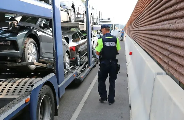  V tem tednu bodo policisti izvedli več poostrenih nadzorov nad 
avtobusi in tovornimi vozili.