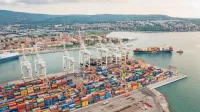 Na kontejnerskem terminalu so oktobra pretovorili 106.698 TEU in 
s tem postavili nov mesečni rekord. 