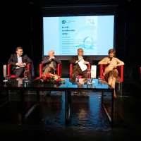 Na dogodku Istrski raziskovalni utrip so sodelovali (od leve): prof. 
dr. Rado Pišot, prof. dr. Oto Luthar, akademik Jože Pirjevec, prof. 
dr. Livio Jakomin ter prof. dr. Lucija Čok. Dogodek je povezoval dr. 
Tilen Glavina.  