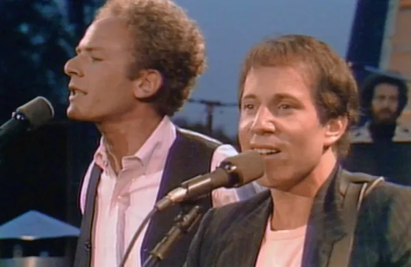 

 Simon & Garfunkel   sta kot folk duo sodila med najuspešnejša 
glasbenika, predvsem v 60. in 70. letih prejšnjega stoletja.