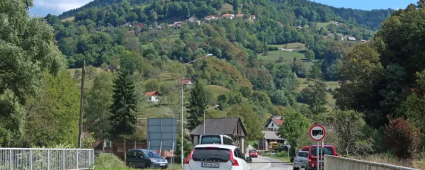 Predor pod prevalom Kladje na četrti (ne)razvojni cestni osi država 
načrtuje že tri desetletja in pri tem utegne tudi ostati.