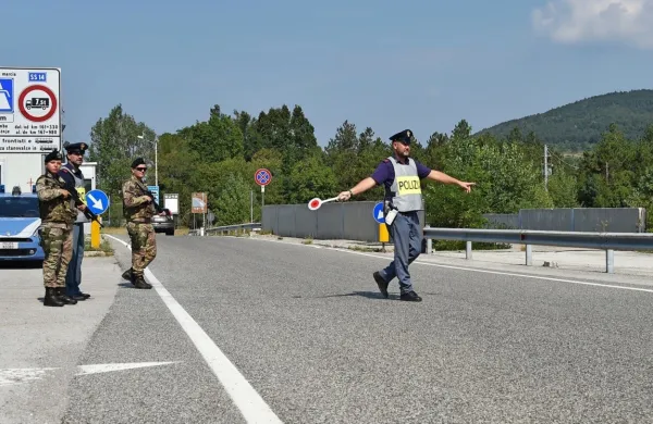 Italija je danes uradno podaljšala nadzor na meji s Slovenijo, in 
sicer do junija prihodnje leto.