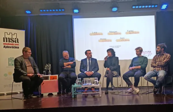 Mladinski svet Ajdovščina  je v okviru Festivala Hiše mladih pripravil okroglo mizo o kulturni identiteti in 
prostorih za kulturo v ajdovski občini.  