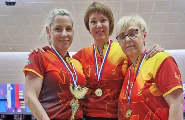 Državna prvakinja v bowling trojicah je ... Nata&scaron;a Pirc Musar