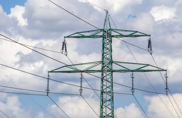 Omrežninske tarife za 2025 nekoliko nižje kot za leto 2024.