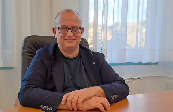 Erik Sedevčič bo štiriletni mandat strokovnega direktorja Splošne 
bolnišnice dr. Franca Derganca Nova Gorica nastopil 1. decembra.