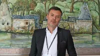 Po zamenjavi oblasti leta 2022 so med prvimi odstavili direktorja 
urada za preprečevanje pranja denarja Damjana Žuglja. S čim se 
ukvarja danes, ni znano. 