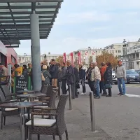 Kupci oblegajo trgovine Mercator Tehnika