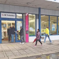 Kupci oblegajo trgovine Mercator Tehnika