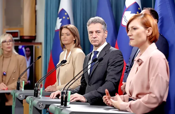 Podpora vladi je tokrat nekoliko višja