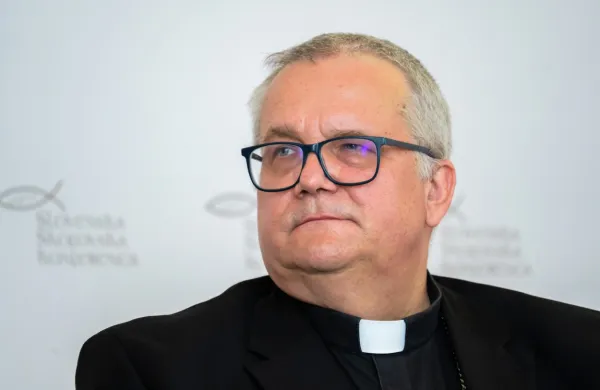 Papež Frančišek je za novega koprskega škofa imenoval Petra 
Štumpfa, ki je do zdaj vodil škofijo Murska Sobota. 
