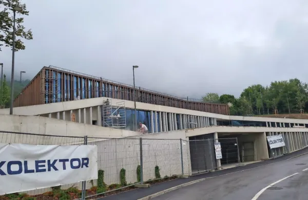 Župan Valter Mlekuž pričakuje sanacijo na stroške izvajalca 
Kolektorja.