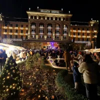 Praznične luči so v Istri najprej zažarele v piranski občini (FOTO)