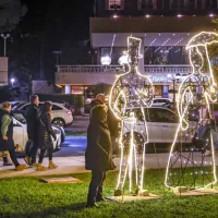 Praznične luči so v Istri najprej zažarele v piranski občini (FOTO)