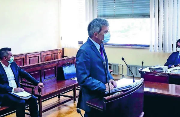 Višji sodniki so Stanislavu Valantu   zaporno kazen  skrajšali  za  tri  
mesece. 
