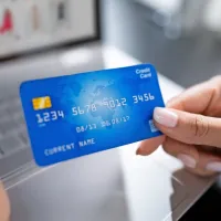 Pomembno je, da poskrbite za varnost svojih podatkov in 
finančnih sredstev.