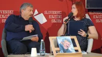 Planinska založba oziroma zanjo Manca Ogrin je na knjižnem sejmu s tolminskim publicistom Žarkom  
Rovščkom predstavila knjigo Iskri se beseda, izbor iz literarnih biserov alpinista Toneta Škarje. 