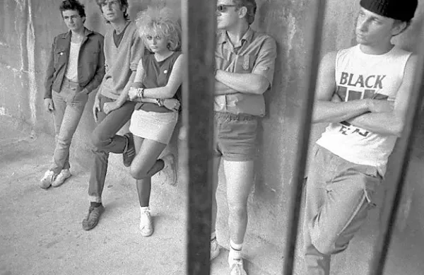 Niet, 1984 (z leve): Aleš Češnovar, Igor Dernovšek, Tanja Ukmar, 
Tomaž Dimnik, Primož Habič