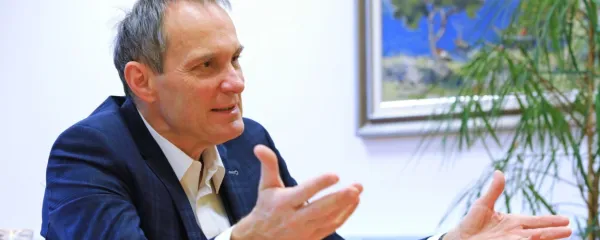 (INTERVJU) Marijan Papež, direktor ZPIZ-a: &ldquo;Ni prav, da toliko ljudi uporabi most do upokojitve'&rdquo;