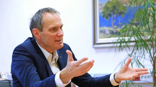 (INTERVJU) Marijan Papež, direktor ZPIZ-a: &ldquo;Ni prav, da toliko ljudi uporabi most do upokojitve'&rdquo;