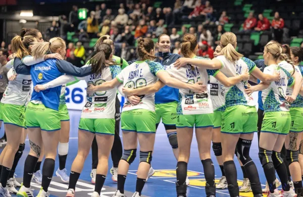 Slovenske rokometa&scaron;ice na Dunaju visoko premagale &Scaron;vicarke