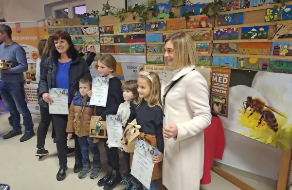 Nagrajeni mladi slikarji panjskih končnic
