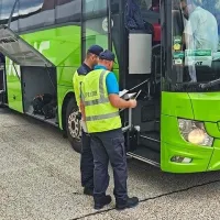 Pod vplivom kokaina prevažal primorske dijake