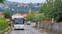  V Obalni dijaški skupnosti opozarjajo, da imajo še posebej v krajih 
v zaledju  dijaki največ težav glede rednosti dohodov. 