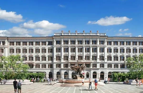 Tako naj bi bil videti hotel Trgu Vittorio Veneto v Trstu po 
prenovi.